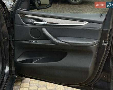 Серый БМВ Х5, объемом двигателя 3 л и пробегом 220 тыс. км за 25300 $, фото 80 на Automoto.ua