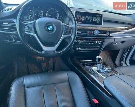 Серый БМВ Х5, объемом двигателя 3 л и пробегом 180 тыс. км за 21500 $, фото 1 на Automoto.ua