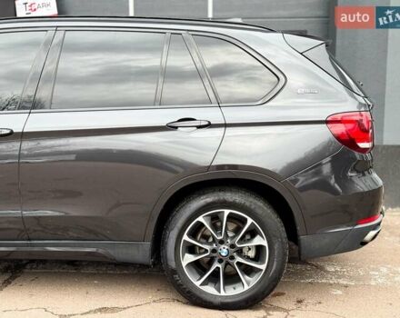 Серый БМВ Х5, объемом двигателя 2 л и пробегом 192 тыс. км за 27999 $, фото 5 на Automoto.ua
