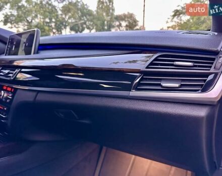 Сірий БМВ Х5, об'ємом двигуна 2 л та пробігом 236 тис. км за 26900 $, фото 24 на Automoto.ua