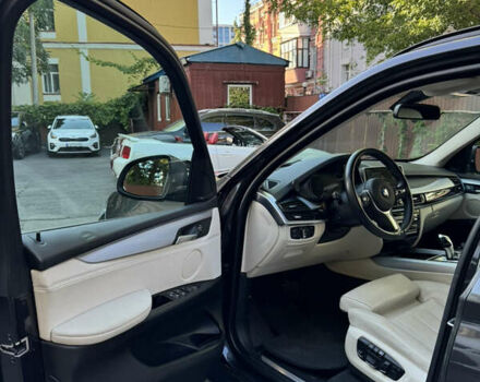 Серый БМВ Х5, объемом двигателя 2 л и пробегом 247 тыс. км за 27000 $, фото 7 на Automoto.ua