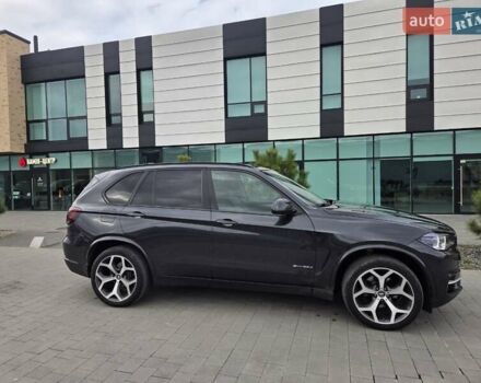 Серый БМВ Х5, объемом двигателя 2 л и пробегом 165 тыс. км за 35999 $, фото 4 на Automoto.ua