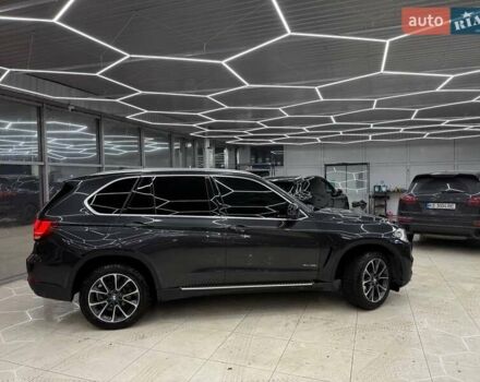 Сірий БМВ Х5, об'ємом двигуна 2.98 л та пробігом 211 тис. км за 28000 $, фото 2 на Automoto.ua