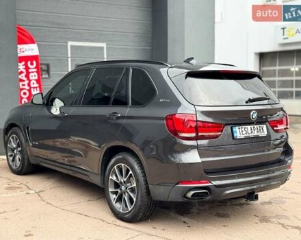 Серый БМВ Х5, объемом двигателя 2 л и пробегом 192 тыс. км за 27999 $, фото 6 на Automoto.ua