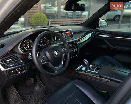 Серый БМВ Х5, объемом двигателя 2.99 л и пробегом 130 тыс. км за 33900 $, фото 17 на Automoto.ua