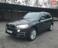 Серый БМВ Х5, объемом двигателя 3 л и пробегом 229 тыс. км за 27499 $, фото 1 на Automoto.ua
