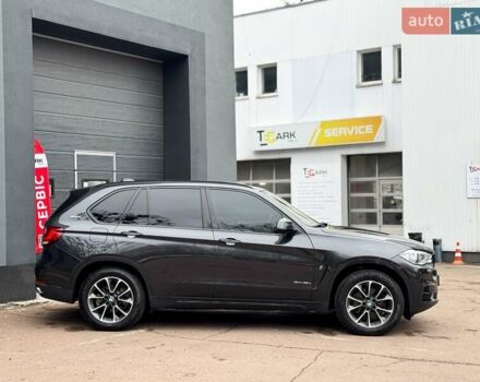 Серый БМВ Х5, объемом двигателя 2 л и пробегом 192 тыс. км за 27999 $, фото 9 на Automoto.ua