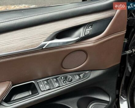 Серый БМВ Х5, объемом двигателя 2 л и пробегом 192 тыс. км за 27999 $, фото 19 на Automoto.ua