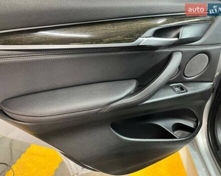 Сірий БМВ Х5, об'ємом двигуна 2.98 л та пробігом 158 тис. км за 25800 $, фото 25 на Automoto.ua