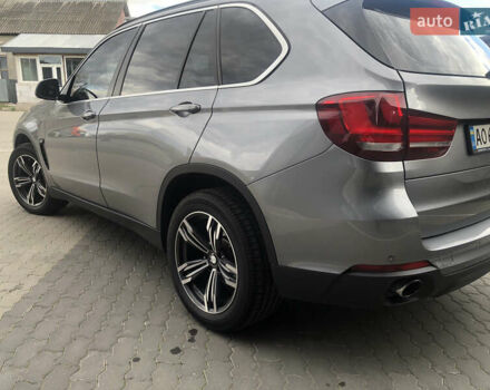 Серый БМВ Х5, объемом двигателя 2 л и пробегом 187 тыс. км за 30500 $, фото 2 на Automoto.ua