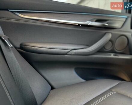 Сірий БМВ Х5, об'ємом двигуна 2.98 л та пробігом 116 тис. км за 35500 $, фото 56 на Automoto.ua