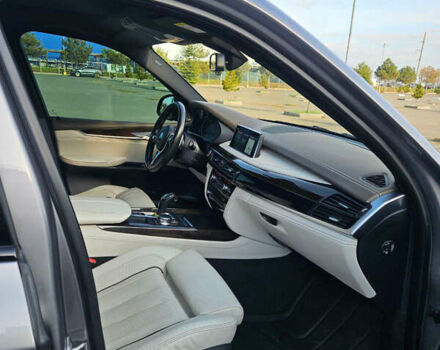 Сірий БМВ Х5, об'ємом двигуна 2.99 л та пробігом 225 тис. км за 43000 $, фото 5 на Automoto.ua