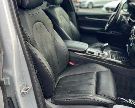 Серый БМВ Х5, объемом двигателя 3 л и пробегом 40 тыс. км за 8500 $, фото 12 на Automoto.ua