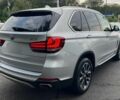 Серый БМВ Х5, объемом двигателя 3 л и пробегом 40 тыс. км за 8500 $, фото 5 на Automoto.ua