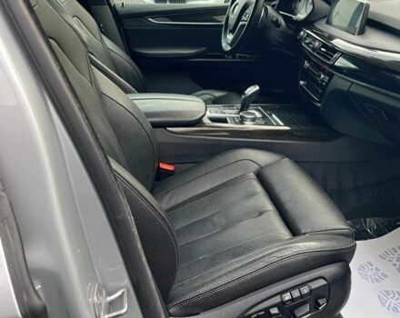Серый БМВ Х5, объемом двигателя 3 л и пробегом 40 тыс. км за 8500 $, фото 11 на Automoto.ua