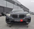 Серый БМВ Х5, объемом двигателя 3 л и пробегом 107 тыс. км за 57990 $, фото 1 на Automoto.ua