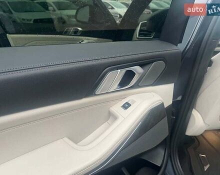 Серый БМВ Х5, объемом двигателя 3 л и пробегом 145 тыс. км за 48000 $, фото 27 на Automoto.ua