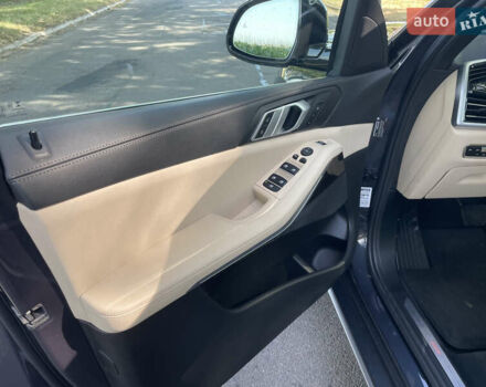 Сірий БМВ Х5, об'ємом двигуна 3 л та пробігом 186 тис. км за 39500 $, фото 30 на Automoto.ua