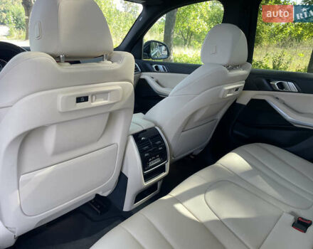 Серый БМВ Х5, объемом двигателя 3 л и пробегом 187 тыс. км за 38100 $, фото 34 на Automoto.ua