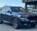 Серый БМВ Х5, объемом двигателя 3 л и пробегом 19 тыс. км за 57000 $, фото 1 на Automoto.ua