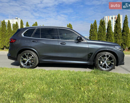 Серый БМВ Х5, объемом двигателя 3 л и пробегом 40 тыс. км за 69000 $, фото 2 на Automoto.ua