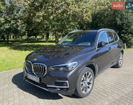 Серый БМВ Х5, объемом двигателя 3 л и пробегом 41 тыс. км за 61000 $, фото 1 на Automoto.ua