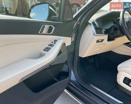 Серый БМВ Х5, объемом двигателя 3 л и пробегом 13 тыс. км за 73700 $, фото 32 на Automoto.ua