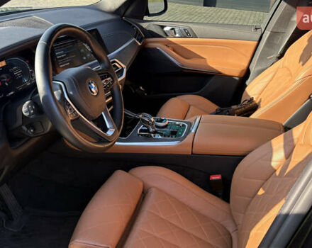 Сірий БМВ Х5, об'ємом двигуна 3 л та пробігом 57 тис. км за 71499 $, фото 2 на Automoto.ua