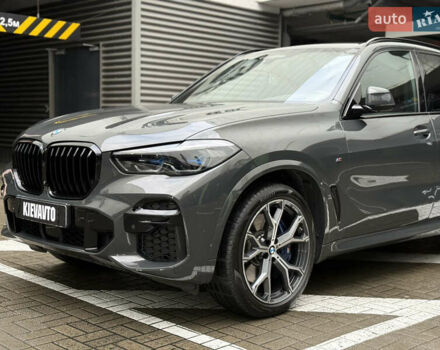 Серый БМВ Х5, объемом двигателя 3 л и пробегом 71 тыс. км за 89000 $, фото 1 на Automoto.ua