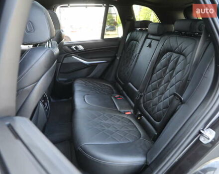 Серый БМВ Х5, объемом двигателя 3 л и пробегом 50 тыс. км за 62000 $, фото 5 на Automoto.ua