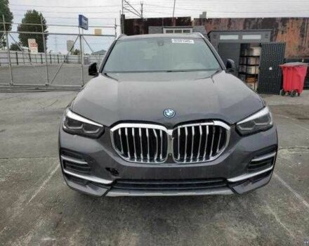 Серый БМВ Х5, объемом двигателя 3 л и пробегом 56 тыс. км за 40000 $, фото 4 на Automoto.ua