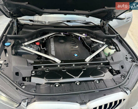 Серый БМВ Х5, объемом двигателя 3 л и пробегом 5 тыс. км за 85500 $, фото 29 на Automoto.ua