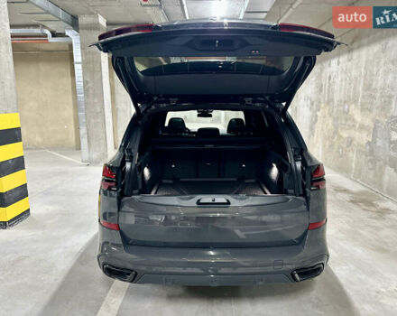 Серый БМВ Х5, объемом двигателя 3 л и пробегом 7 тыс. км за 135700 $, фото 38 на Automoto.ua