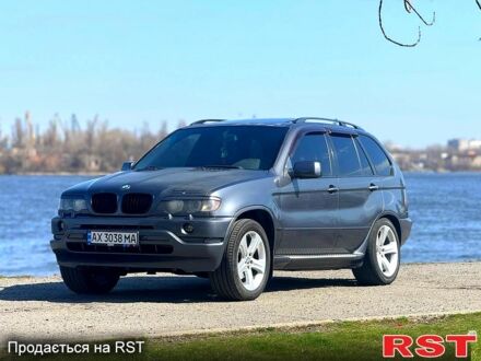 Серый БМВ Х5, объемом двигателя 4.4 л и пробегом 500 тыс. км за 7500 $, фото 1 на Automoto.ua