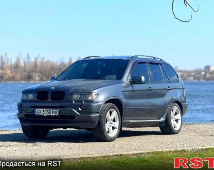Серый БМВ Х5, объемом двигателя 4.4 л и пробегом 500 тыс. км за 7500 $, фото 1 на Automoto.ua
