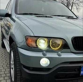 Серый БМВ Х5, объемом двигателя 3 л и пробегом 1000 тыс. км за 3454 $, фото 1 на Automoto.ua