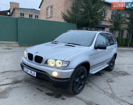Серый БМВ Х5, объемом двигателя 3 л и пробегом 330 тыс. км за 4799 $, фото 1 на Automoto.ua