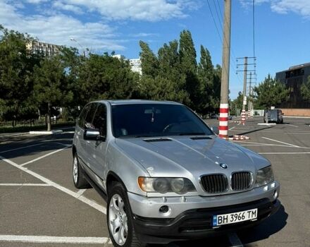 Серый БМВ Х5, объемом двигателя 3 л и пробегом 430 тыс. км за 8000 $, фото 1 на Automoto.ua