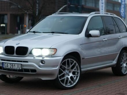 Серый БМВ Х5, объемом двигателя 3 л и пробегом 290 тыс. км за 3000 $, фото 1 на Automoto.ua