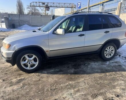 Серый БМВ Х5, объемом двигателя 3 л и пробегом 400 тыс. км за 3850 $, фото 1 на Automoto.ua