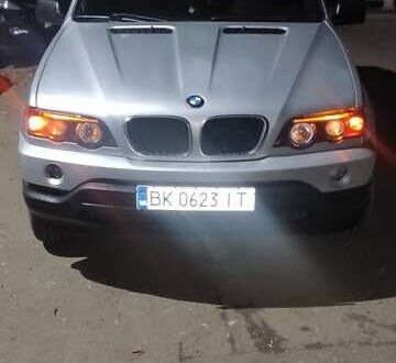 Сірий БМВ Х5, об'ємом двигуна 3 л та пробігом 282 тис. км за 8400 $, фото 1 на Automoto.ua