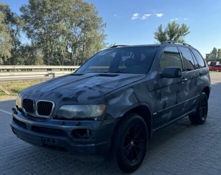 Серый БМВ Х5, объемом двигателя 3 л и пробегом 400 тыс. км за 3608 $, фото 1 на Automoto.ua