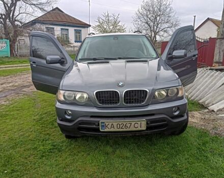 Серый БМВ Х5, объемом двигателя 3 л и пробегом 420 тыс. км за 7900 $, фото 1 на Automoto.ua