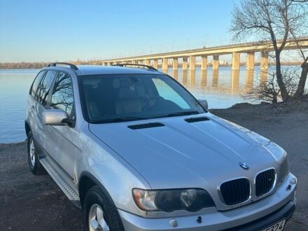 Серый БМВ Х5, объемом двигателя 3 л и пробегом 350 тыс. км за 4500 $, фото 1 на Automoto.ua