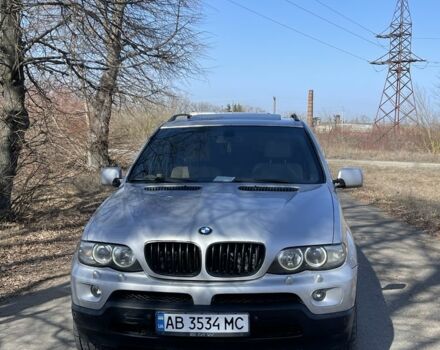 Серый БМВ Х5, объемом двигателя 3 л и пробегом 380 тыс. км за 10000 $, фото 1 на Automoto.ua