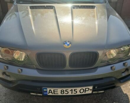 Серый БМВ Х5, объемом двигателя 3 л и пробегом 500 тыс. км за 8000 $, фото 1 на Automoto.ua