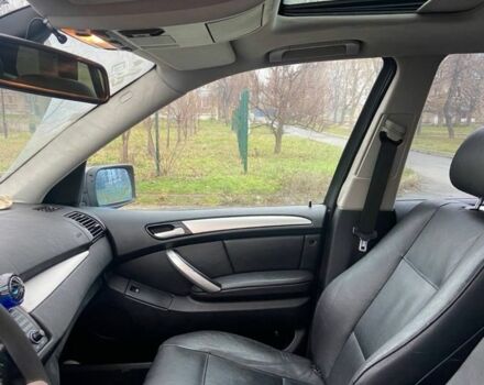Серый БМВ Х5, объемом двигателя 3 л и пробегом 394 тыс. км за 5200 $, фото 1 на Automoto.ua