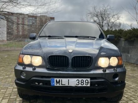 Серый БМВ Х5, объемом двигателя 3 л и пробегом 200 тыс. км за 3400 $, фото 1 на Automoto.ua