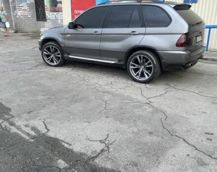 Серый БМВ Х5, объемом двигателя 3 л и пробегом 555 тыс. км за 11700 $, фото 1 на Automoto.ua