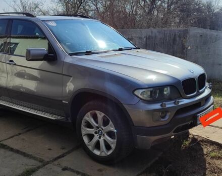 Серый БМВ Х5, объемом двигателя 3 л и пробегом 400 тыс. км за 5300 $, фото 1 на Automoto.ua